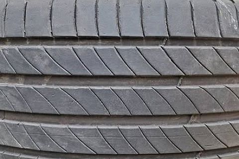 Michelin - 235/45/R18