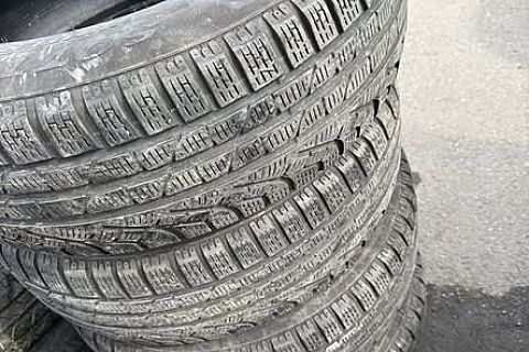 Pirelli - 215/60/R17