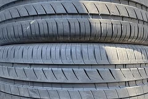Goodyear - 245/45/R17