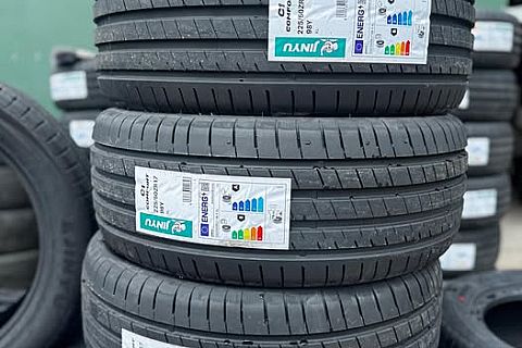 Kumho - 225/50/R17