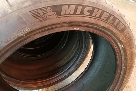 Michelin - 235/45/R18