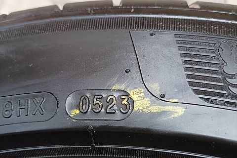 Michelin - 235/45/R18