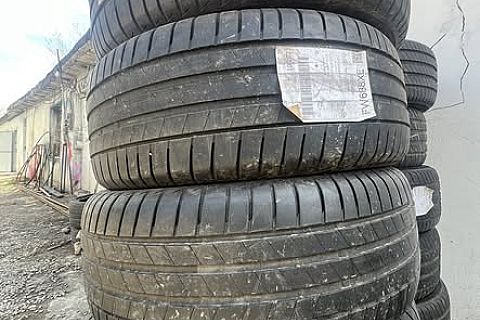 Goodyear - 235/40/R19