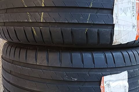 Michelin - 235/45/R18