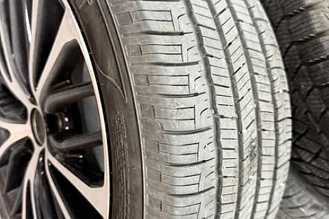 Nokian - 235/45/R18