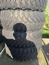 Nokian - 285/75/R16