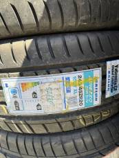 Goodyear - 245/45/R20